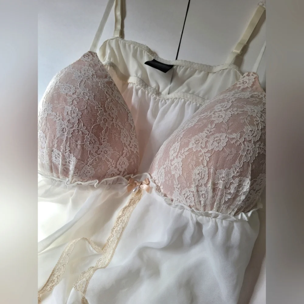 Elegant Cream Lace Chemise